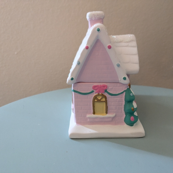 Holiday House Candle /Ceramic holder - Picture 4 of 6